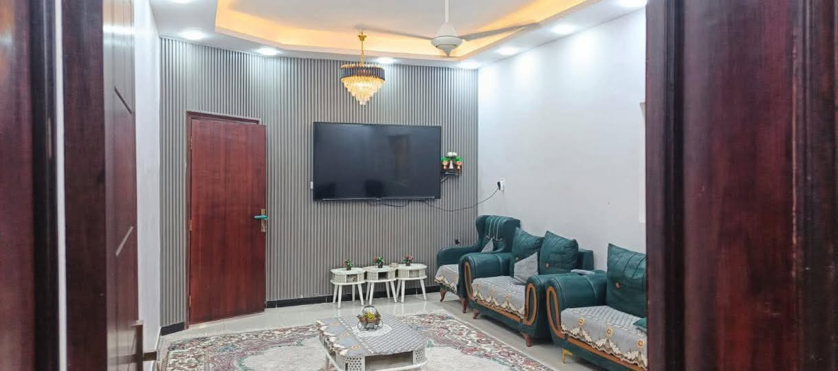 (#أَعَــــــــــــــــــــلَأَنَ) 
   ((#مكتــب_شمــس_الباحــث_للعــقارات_السماوة))

دار للبيع ▪️ في مجمع الأيطالي موقع مميز  

المساحــه ▪️250 m على شارع 20 m 

 يتكون من غرفتين  نوم صاله استقبال مطبخ ومجمعات صحيه سنه البناء 2022 مطلوب للعقار 87 مليون التسديد الشهري 438 الف   

لمعرفه السعر الكلي اكتب يالله او تم توصلك كل التفاصيل 

#حاب_تعرض_عقارك_كل_ماعليك_مراسلتنا_على.          _الخاص_أو الأتصل_على_أرقام_المكتب https://www.facebook.com/shamsalbhith?mibextid=LQQJ4d

     شمس الباحث للعقارات السماوة 
                       بأدارة    
             ابو مؤمل الفرطوسي      
                  ***********      ***********

(🌹#شعارنا_الأمانة_والثقه_والأخلاص_في_العمل🌹)
