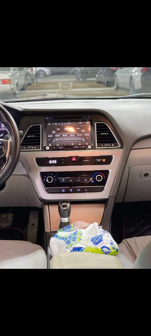 السلام عليكم سوناتا للبيع موديل 2017 امريكي 
***********
