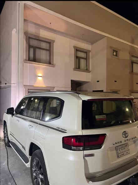 لاندكروز 2023 GXR لمتد ضمان ساز  بعده بالضمان مكفوله كفاله عامه //  3 شاشات تطبيق ماشيه 22 الف على ايدي من شركه // رقم بغداد حلو // مكاني النجف مجمع الاميرات الاستثماري // سعر 715$ // *********** //***********
