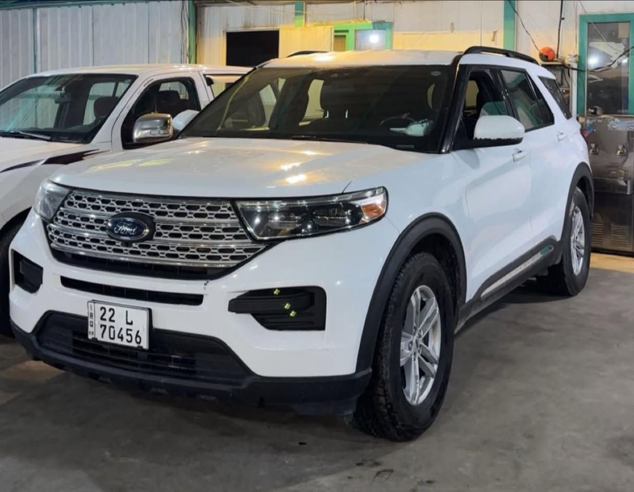 للبيع فقط  
لليدور نضيف 
 فورد اكسپلور موديل 2020 ابيض ثلجي
مواصفات Xlt  معروفه مواصفاتها رادار امامي خلفي وجانبي 
محرك V4 تيربو طياره ماشاءالله 
 صندوك جك كهربائي
  كشنات منفصل VIP
ماشية 176 الف السياره بجم كبس
 رقم اربيل جديد 
حادثها فقط صندوك مبدل وكاله وكاله 
 وبارد حك اصبع باب السائق عفته ماسويته من امريكا ماعدلته لان مماثر على السياره وممبين  
بدون دواخل بدون ايرباك
المكينه والكير والايرباك بشرط الفحص كفاله 
مكان السياره ديالى المقداديه 
سيارة حلوة ونظيفة مال جناي 
ماتحتاج مصروف جاهزة 
السعر 227 وبيها مجال 
هـ ***********
