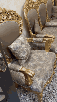 السلام عليكم
غراض صاله للبيع 
تعديل التلفزيون والميز ( انباع)
بلنسبه للتخم
١٢ مقعد
الخشب مصري 
ب٩٠٠ الف
قنفتين كبار و٦ كراسي
مدوشم جديد المقعد بلوك والنظافه ٩٠٪؜

المكان البنوك اسواق الميثاق 
***********
