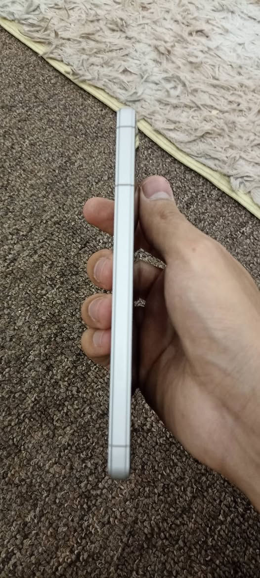 السلام عليكم. جهاز سوني 
 وان مارك  فايف  
  
1mark5
 ذاكرة 256GB
عشوائي 12GB
بطارية 5000MA
معالج SNAPDRAGON 8GEN2
شاشة 4k AMOLED 120HZ
كامرات احترافية سينمائية 
شحن سريع مع شحن لاسلكي
يدعم اضافة رام خارجي
يدعم اضافة سماعة AUX 3.5M
بصمة 🫆 مع زر التشغيل
سماعات استريو محيطية نقية وواضحة
زر مخصص للكامرة مثل الكامرات الاحترافية DSLR 
وزن خفيف ومسكة مريحة
النظام اندرويد 15 

واتساب او الاتصال على الرقم  *********** 
السعر 340
