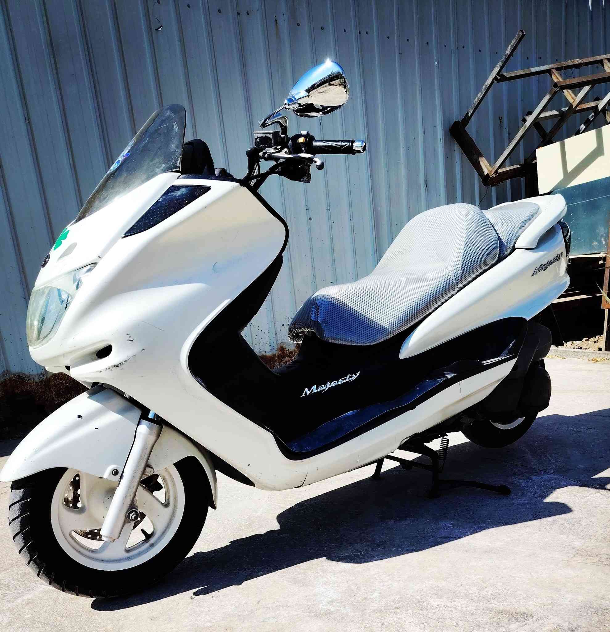 سلام عليكم شباب ماجستة دبل رون 
محرك بلادي دراجة أخت رمبة ماشية ٣١ بغداد دورة *********** سعر ٩٠٠ (ملاحظة وياهة كلج أمامي وخلفي وقايش)
