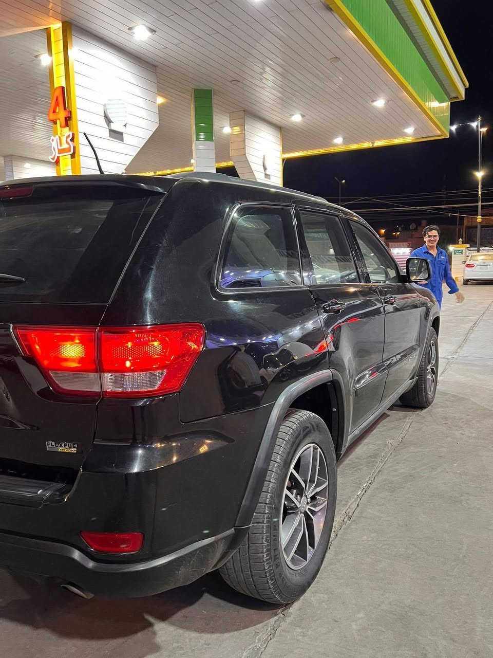 للبيع جيب لاريدو موديل ١١ رقم بغداد حادثها بنيد فقط وبيه شخوط ورشيتهن ٣قطع الباقي كفاله عامه تحويل ثاني يوم سنويه جديده مكينه كير حداديه تبريد مكان السياره ميسان لاتصال ***********السعر ١٤٤
