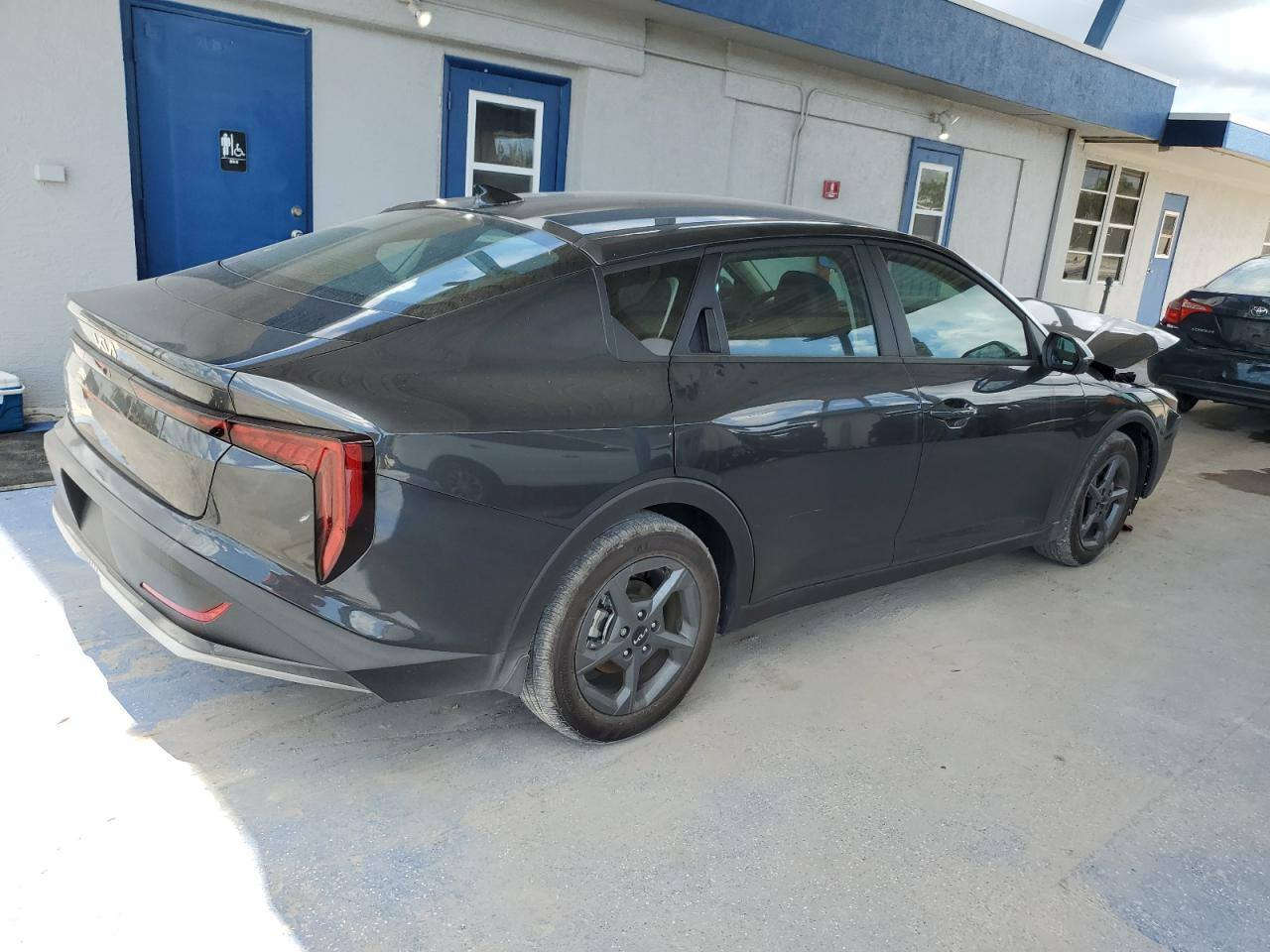 السلام عليكم
سيارة k4  فئة LX بالمواصفات المعروفة
ضرر بسيط كما موضح بالصور
لون فيلي
بدون إرباك
ماشية 2500 mi _ زيرو
مدفوع كمرك ورقم منفيست بأسمي
واصلة البغداد
سيارة حلوه وضرره بسيط
لا لغد لا جاملغ لا شاصي مكفول
السعر. 147$ بدون تصليح بيها مجال بسيط
الرقم  ***********
