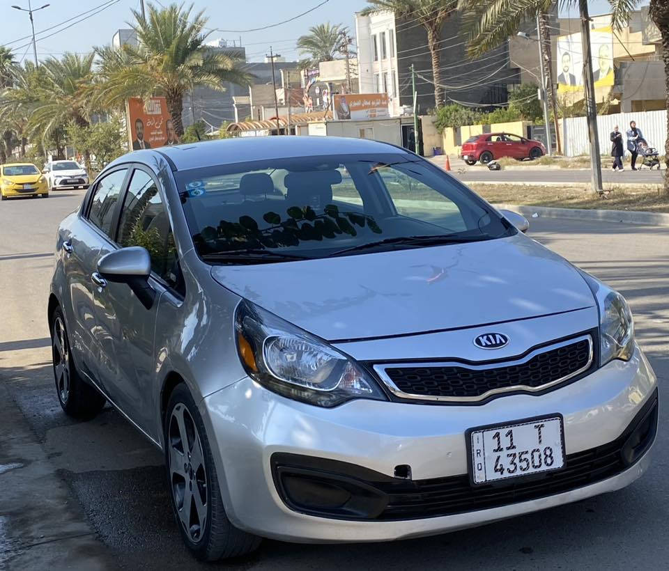 السلام عليكم للبيع كيا ريو 2016 وارد امريكي بيها ٣ قطع صبغ وبيها بارد ب مكانات زغار مواصفات ( ويل اصلي حجم ١٧- نضام ايكو - مانع انزلاق - ٤ دسك - بلوتوث + تحكمات ستيرن جهتين مع كروس سرعة - محرك 1.6 ) وياقي الموصفات المعروفة 
محرك وكير ممفتوحات صدر وتخم تاير وتبريد كلة جاهز بدون اي نقص 

رقم بغداد ب اسمي شنوية وارقام وهزة كلهن جدد 

السعر 88 ورقة وبيها مجال 
للاتصال ***********
