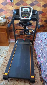 جهاز جري ثابت • ٢٠٠كغ • شاشة قياس نبضات