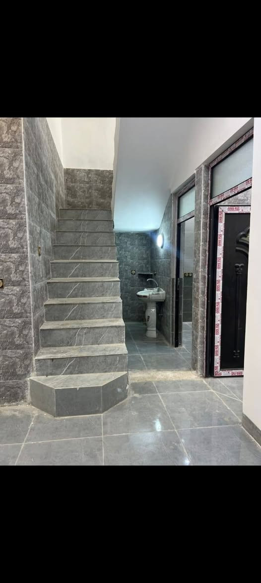 دار للبيع كارت سكني ماشية معاملة تمليك قرار 20

الدار #فول #زيرو بعدة ما مسكون بناء #حديث 

حي السماح ال90 موقع درجه اولئ مساحة 150 متر

علئ يمين الفرع مدرسة الصينية يسار مستوصف السماح

خلف الدار مباشر سايدين 60 الحولي

اتجاء غروب كامل خدمات 

يتكون من غرفتين نوم هول ستقبال وبيتونة 

غرفه بيها سويت صحيات داخل وخارج 

السقف جبس بورد 

#السعر 77 مليون 🇮🇶

***********📞

 ***********📞

 *********** 📞
