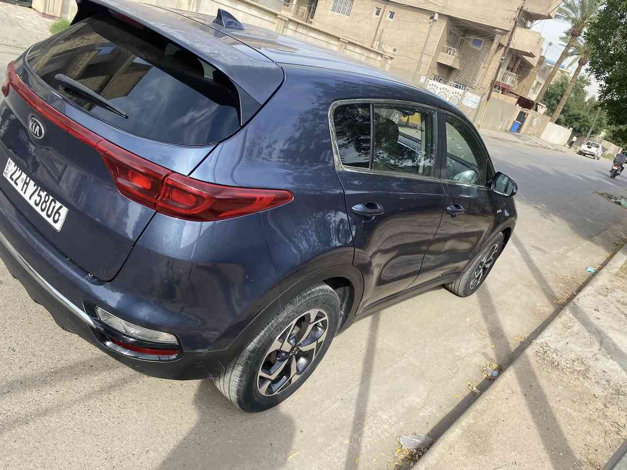 كيا سبورتج موديل 20 وارد امريكي كلين بدون حادث فقط سرقة الجوزه مال سويج وهنا صار بيها صبغ الباب الامامي عكس جهة السائق بدون دواخل بدون ايرباك محرك 2400 gdi گير at 
رقم اربيل تريد تحويل او وكاله سونار مرفق بالمنشور ماشيه 77 الف ميل لايت زينون فور ويل مانع انحدار ومانع انزلاق ونقطه عمياء و3 وضعيات قياده كشن السائق كهرباء كشنات مخمل وتدفئه بالكشنات شاشه كار بلي قطعتين تبريد السعر 156 وبيها مجال الاتصال *********** مكاني بغداد
