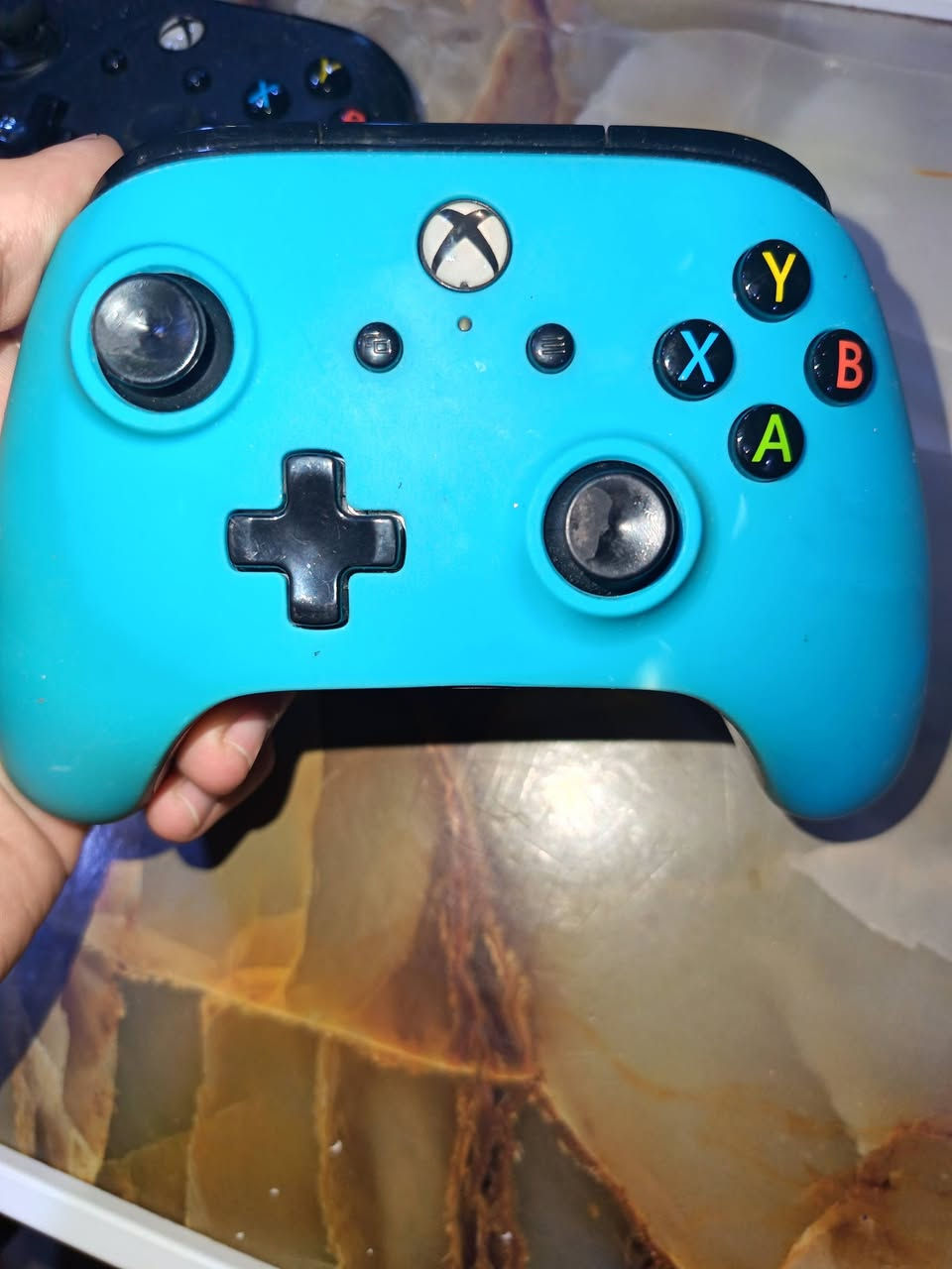 جويستكات اكسبوكس 1 كلهن ب 25 ويوجد توصيل رقمي ***********
