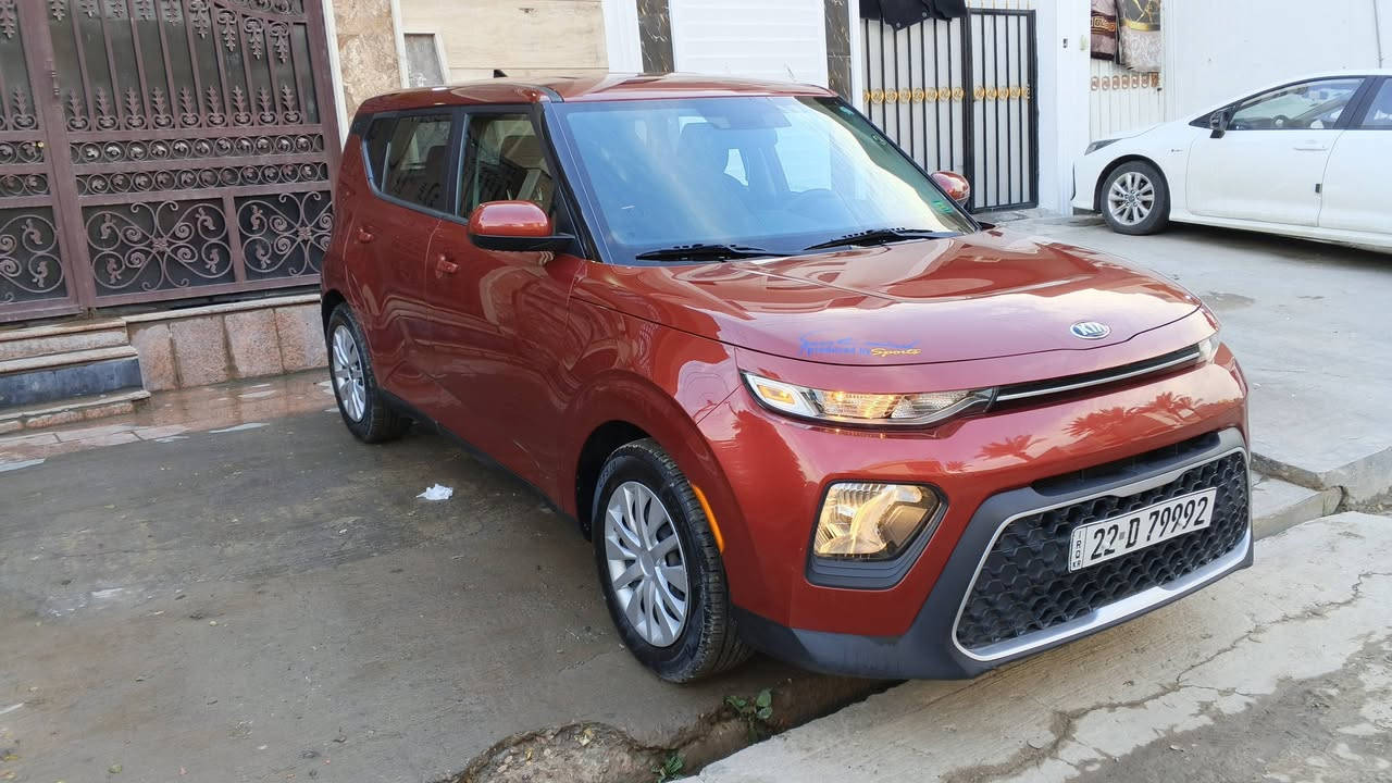 السلام عليكم كيا صول موديل 2020 وارد امريكي رقم اربيل حادثها موجود بالصور السياره جديده جدا ماشيه 64 الف المواصفات الاعتياديه السياره بدون ايرباك
مكان السياره بغداد شارع فلسطين 
السعر 130 وبيها مجال بسيط 
الاستفسار على الرقم 
***********
