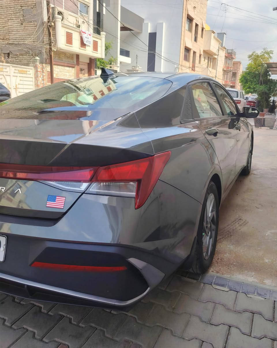 السلام عليكم
النترا موديل 24  بدون حادث بس جاملغ مفتوع او راجع نفسه يعني كلين 
مكينه 2000 دوش المرغوب
ماشيه 15 جديده مال جناي رقم اربيل مميز
فول عدا الفتحه
السعر 168 او بي مجال بصيط
مكاني كاظميه 
***********
