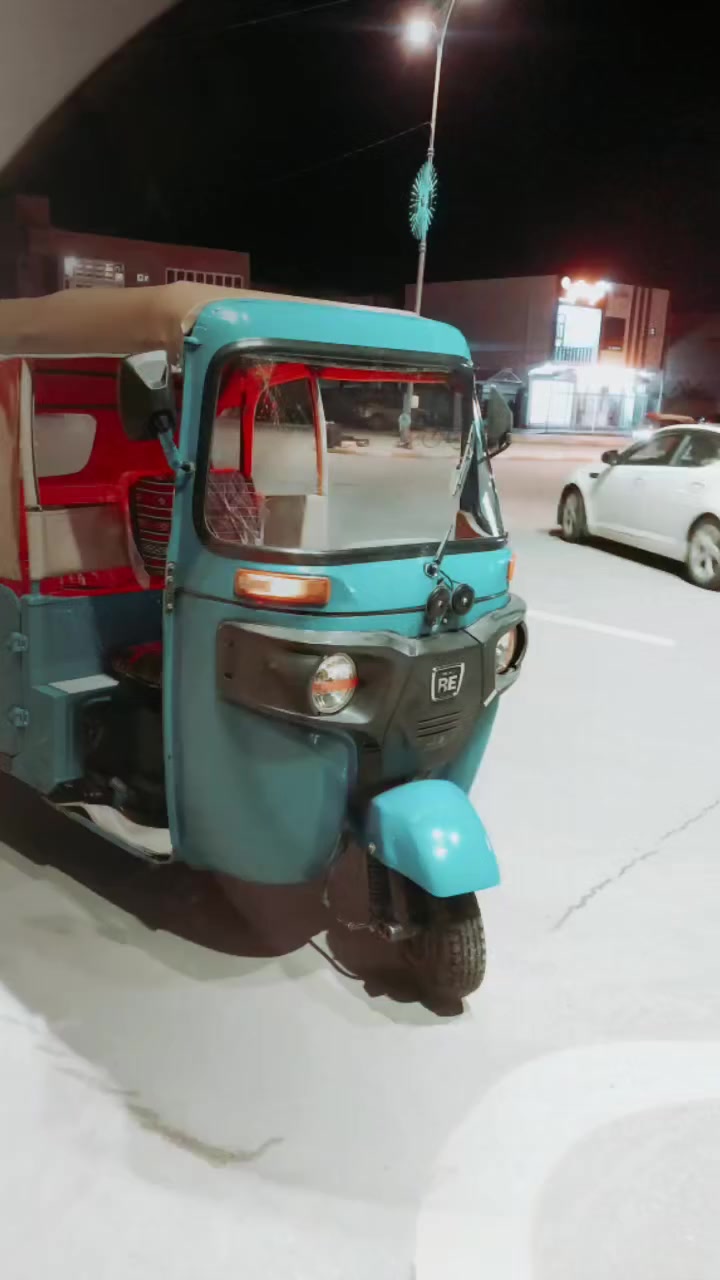 السلام عليكم تكتك للبيع رقم واسط تحويل ثاني يوم  موديل 22 المكان واسط قضاء الحي لتصال ***********
