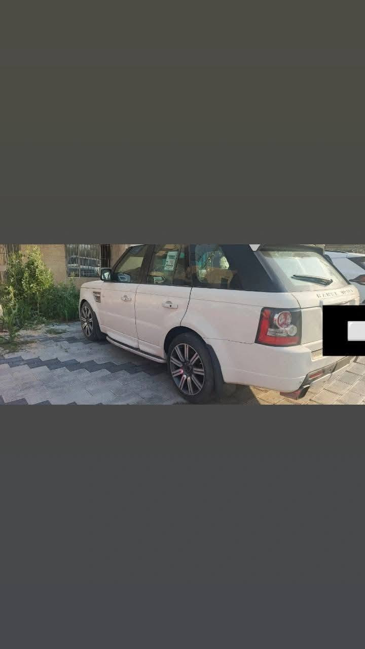 السلام عليكم ورحمه الله وبركاته اخواني الكرام 
رانج روفر سبورت سوبر تشارج موديل 2010 
خليجي مكفوله من الصبغ كشر السياره بحاله ممتازه 
السياره بيها مكينه كايمه 
كير كهربائيات السياره كلها ممتازه بدون نقص صدر امامي خلفي ممتازه بس المكينه كايمه
السعر 10000. دفتر وبيها مجال إن شاء الله رقم سليمانيه الجديد 
***********
