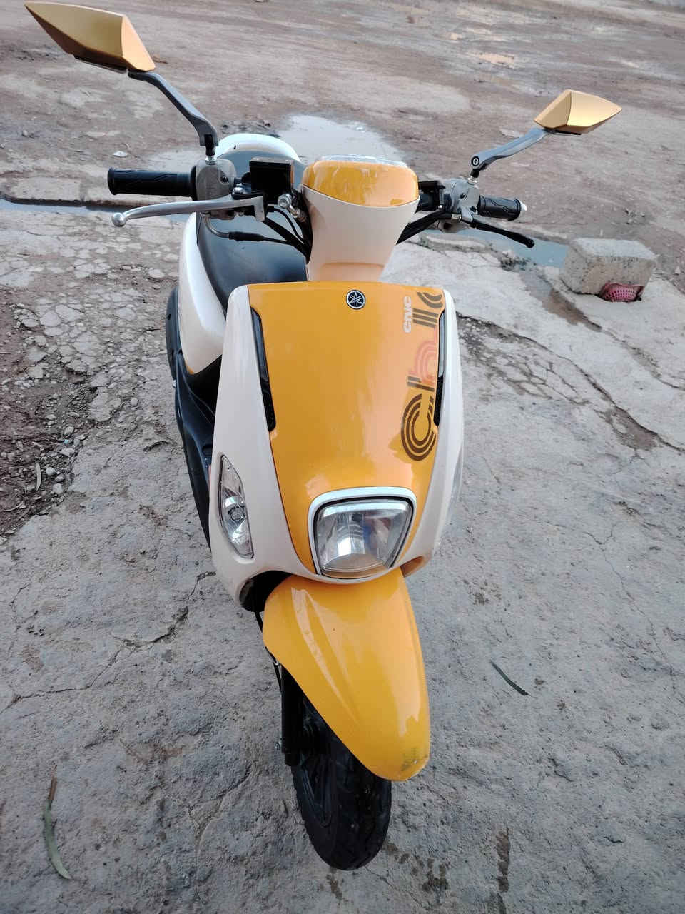 بلسي يس محرك يبني موديل 24 منفيس السعر 600 أبي مجال ***********
