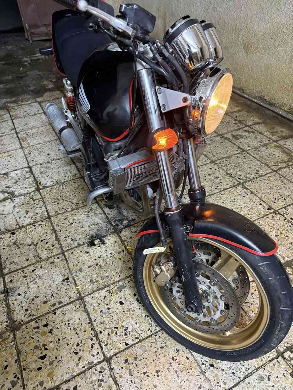 للبيع cb400
سي بي فور جيل اول محرك خير من الله وكهربائيات شغالة كلها
الدراجه عليها ادامه كاملة
السعر مليون ونص (1500)وبيها مجال 
للتواصل ***********
مكاني بغداد
