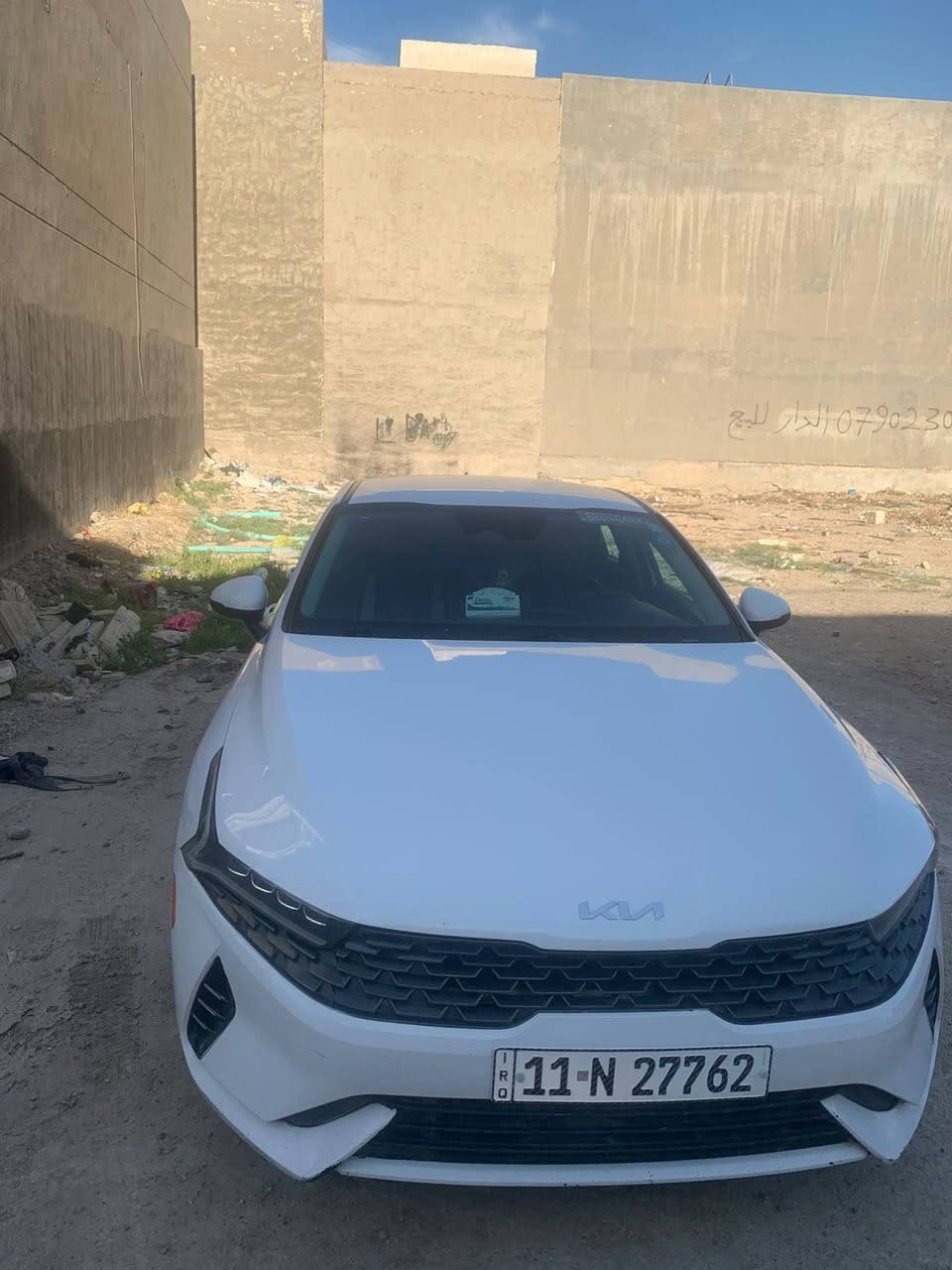 السلام عليكم K5 للبيع موديل ٢٠٢٣ رقم بغداد بسمي سنويه جديده سياره ضربتها كلش بسيط مثل ماواضحه بالصوره السياره تيربو 16
السعر ١٧٠
العنوان الغزاليه 
هاتف ***********
