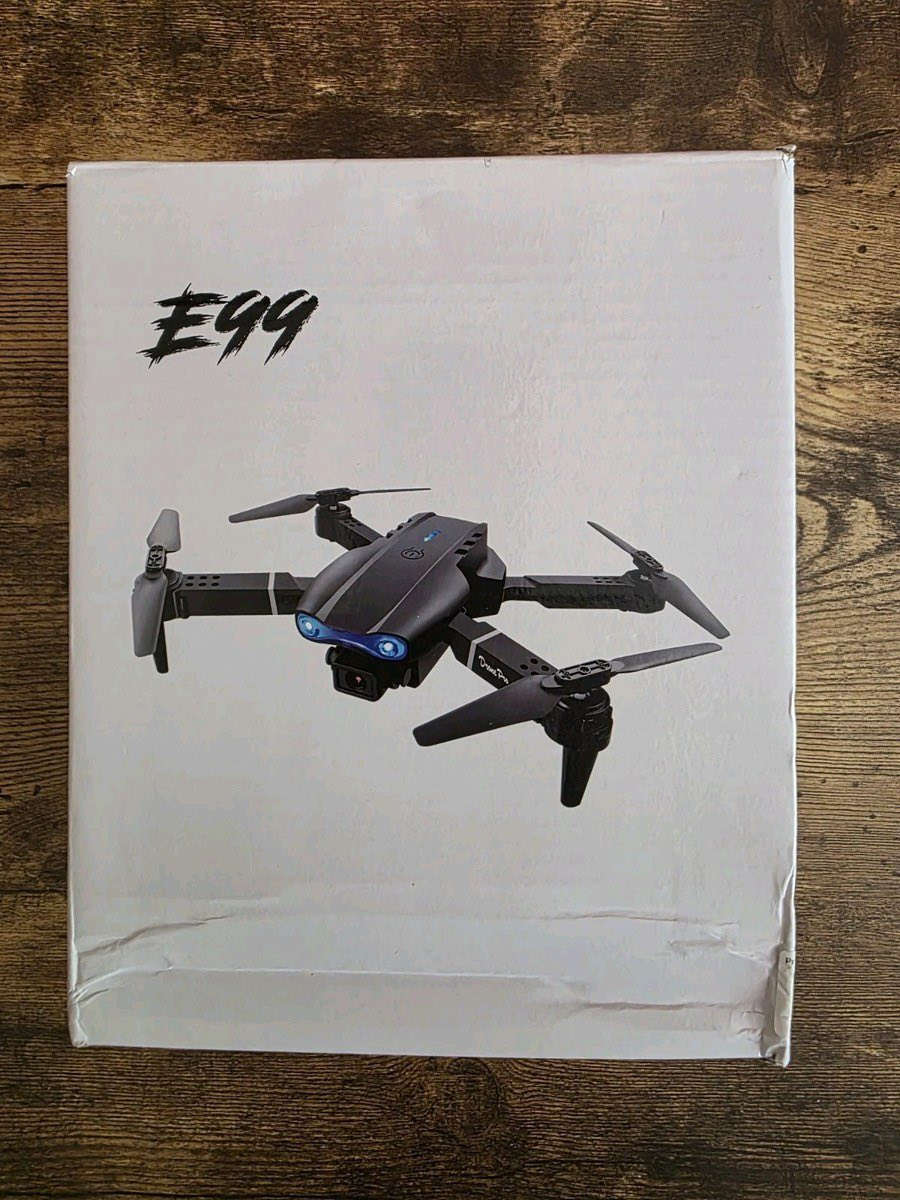 هذه هي طائرة E99 Pro K3 القابلة للطي، وهي طائرة درون مخصصة للمبتدئين للتصوير الجوي.الكاميرا: تأتي مجهزة بكاميرا مزدوجة قادرة على تصوير فيديو بدقة 4K HD، وتتضمن ميزات مثل التكبير بمقدار 50 ضعفًا ونقل مباشر للصور عبر الواي فاي (FPV).الطيران والتحكم: تتميز بقدرتها على الحفاظ على الارتفاع تلقائياً لتحقيق ثبات أفضل أثناء التصوير، ويمكن التحكم بها عبر جهاز تحكم عن بعد أو تطبيق هاتف ذكي، بمدى يصل إلى حوالي 50-100 متر.التصميم والبطارية: تصميمها قابل للطي ليسهل حملها وتخزينها، وتعمل ببطارية ليثيوم قابلة لإعادة الشحن (عادةً 1800 مللي أمبير في الساعة) توفر وقت طيران يتراوح بين 10 إلى 20 دقيقة تقريباً لكل بطارية.


**إذا كنت صاحب هذا الإعلان وتريد حذفه لأي سبب، رجاءا أرسل رسالة إلى الدعم الفني**