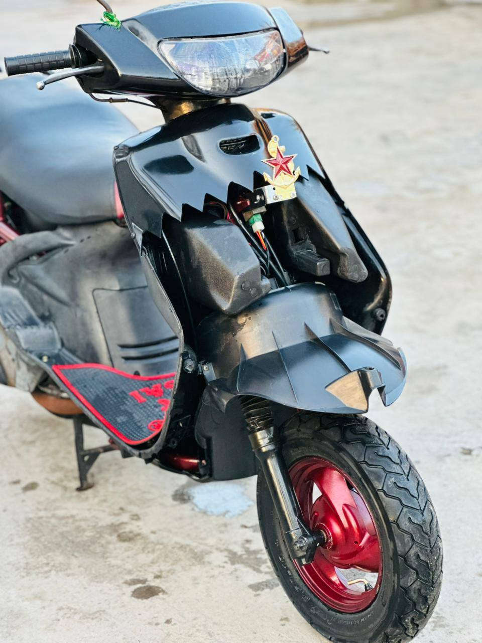 السلام عليكم شباب دراجه للبيع فرشه رمبه اول تبديلته دهن ارجه كفاله عامه شاصي مصبوغ حراري وياله حراري
الدراجه مخسوره عليه هواي حيل درجه مال جني والله فول شلعه ومعدل طيران  الدراجه  البيع السعره 600 وبيه مجال حك الجيه مكاني حله سياحي  ها ترهم مروس حسب القناعه  شعندك نزلي هاذه الرقم ***********
