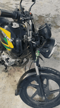 بوكسر البيع دراجه نضيفه بدون أوراق تكفلك سرقه وحلال وحرام مكينه نضيفه ما مفتوحه بس زنجيل يرادله ضب شوي دراجه خرسه رايده ب850 وبيها مجال حك جيه 
عنواني مدينه صدر 
***********
