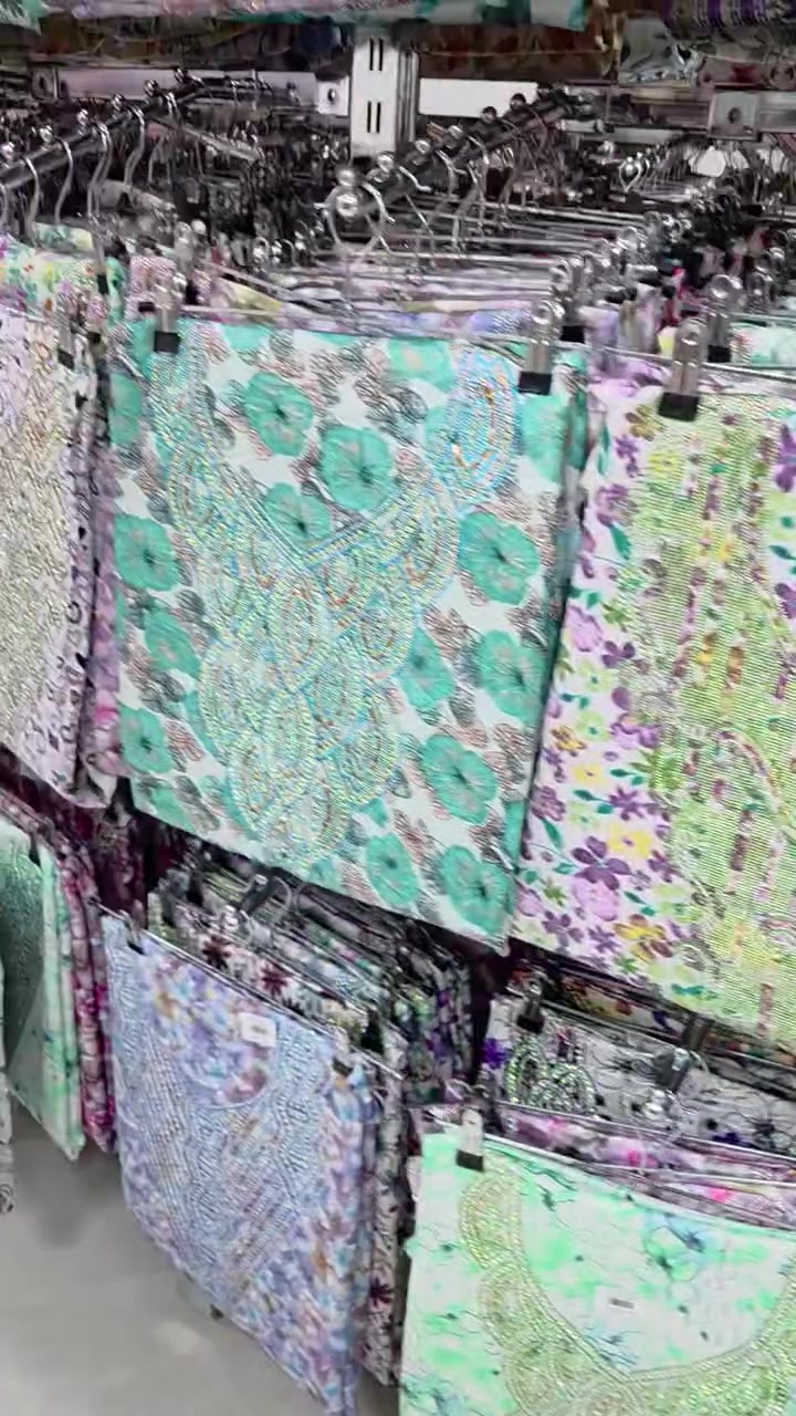 السلام عليكم مخاوير حرير  اماراتيه   البيع جمله فقط  سعر القطعه ١٠ الاف مع التوصيل   واقل كميه ٥٠ قطعه


**إذا كنت صاحب هذا الإعلان وتريد حذفه لأي سبب، رجاءا أرسل رسالة إلى الدعم الفني**