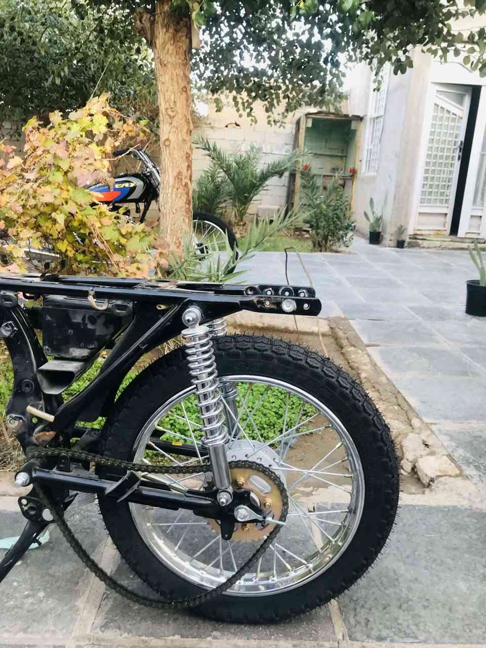 سلام عليكم
هاي دراجه تعمير كله جديد نقصه محرك وكشن وصلانصه والباقي كله جديد للبيع سعر خاص ***********هذا رقمي
