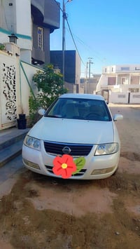 سني 2008 السعر 80 وبيها مجال للستفسار رقم صاحب السيارة 07700775859