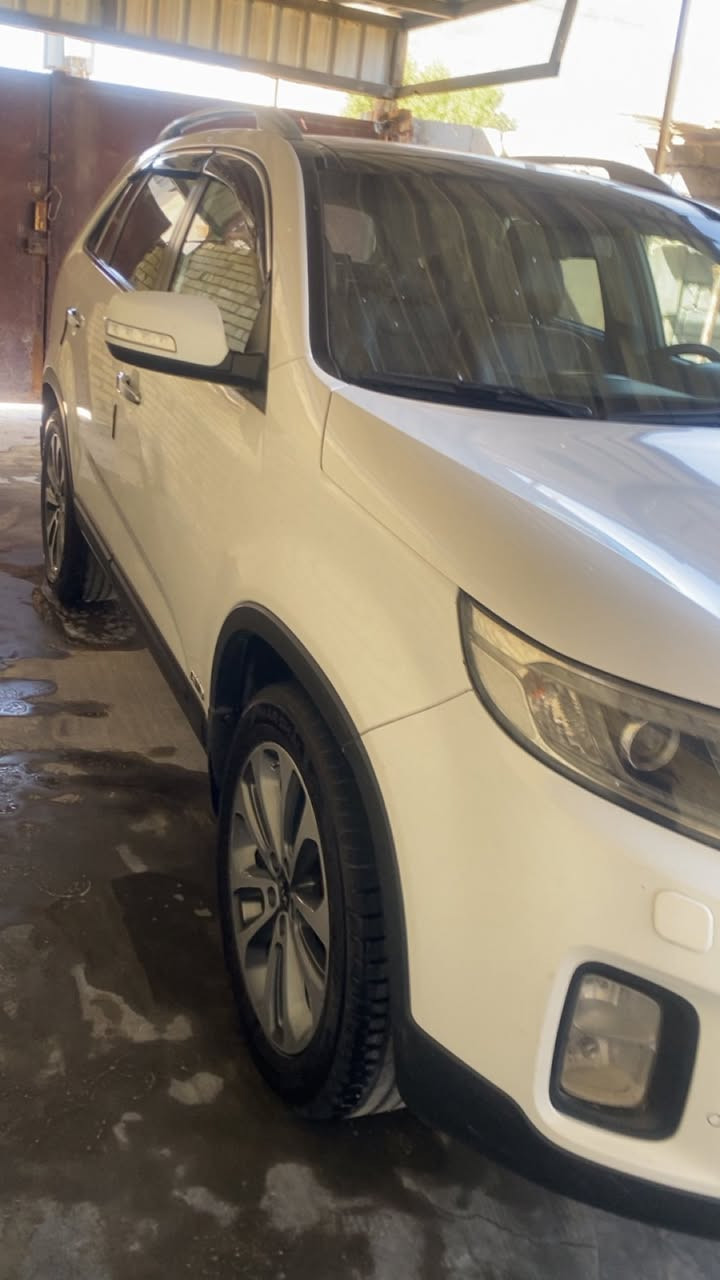 سلام عليكم
سورنتو 2015 رقم بغداد
لون ابيض محدد صدفي
فول موصفات واحد عله واحد
فور ويل بردات خلفيه مانع نزلاق
تثبيت سرعه بصمات ابواب
شاشه كبيره داخل قرميدي 
تتفه وتبريد مقاعد الماميه ولخلفيه
تبريد 3 قطع  مقاعد الماميه كهربايه
بولرامه سياره مكفوله من ضربه وتبديل
بيه شخط 3 قطع ورشيتهن فقط 
تصال رقم ***********
مكانه فلوجه سعر 190 بيه مجال قليل
