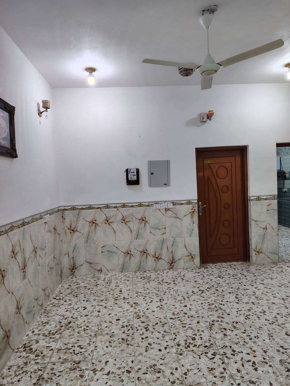 بيت للايجار بالحكم المساحه 130متر جاهز ونظيف للاستفسار الاتصال على الرقم 
***********
