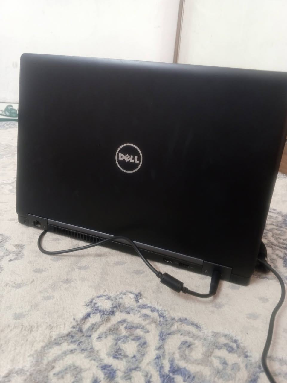 لابتوب ديل للبيع
حجم الشاشه 15.6
هارد ssd512
المعالج cori5 جيل 6
منفذ Usb
شاحنه اصليه 
السعر 225
مكاني اربيل ***********
