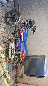 لبيع شينك موديل ٢٣ طالعه قبل ٣ أشهر جديده رقم وسنويه بسمي مكاني بغداد ...