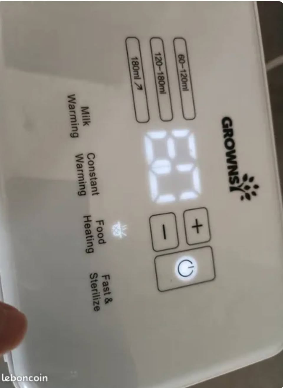 هذا الجهاز هو جهاز تسخين رضاعات الأطفال وتعقيمها من العلامة التجارية Grownsy. يُستخدم الجهاز لتسخين الحليب والأطعمة المخصصة للأطفال، بالإضافة إلى وظيفة التعقيم. 
الوظائف والمميزات الرئيسية:
تسخين الحليب (Milk Warming): تتوفر خيارات مسبقة الإعداد لسعات مختلفة من الحليب تشمل (60-120 مل)، (120-180 مل)، وأكثر من 180 مل.
التسخين المستمر (24H): ميزة الحفاظ على درجة حرارة الحليب لمدة تصل إلى 24 ساعة.
تسخين الطعام (Food Heating): مخصص لتسخين وجبات الأطفال الصغيرة.
التعقيم السريع (Fast & Sterilize): وظيفة مخصصة لتعقيم الرضاعات والملحقات بسرعة.
واجهة التحكم: يتضمن شاشة رقمية لعرض الإعدادات وأزرار للتحكم (زيادة/نقصان وزر التشغيل). بغداد, العراق


**إذا كنت صاحب هذا الإعلان وتريد حذفه لأي سبب، رجاءا أرسل رسالة إلى الدعم الفني**