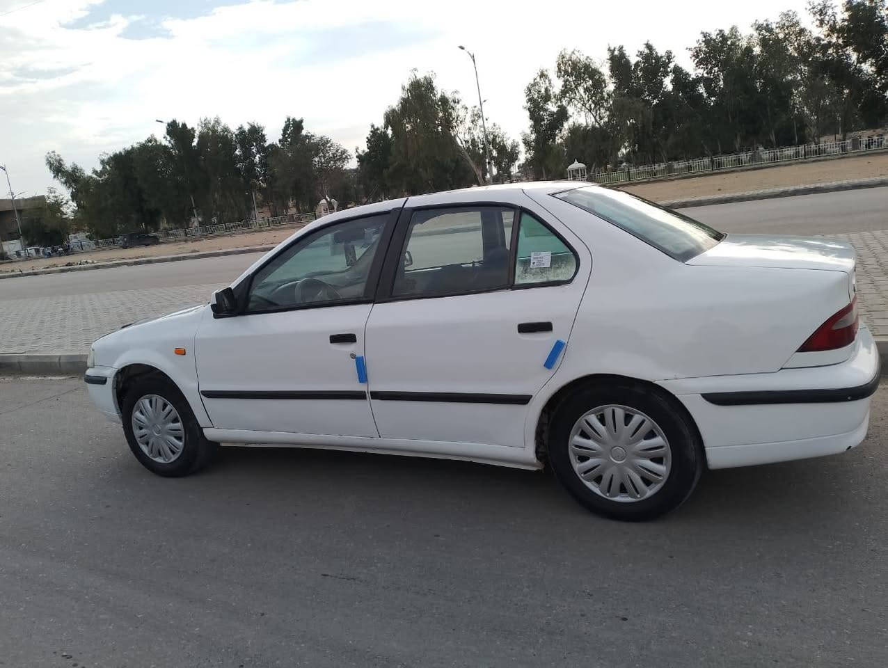 سمند ناطقه موديل 12 كرستال اصل رقم واسط مشروع وطني سنويه لل 28 مكفوله كفاله من الظربه  والتبديل معمر هلالات ودوس وبيه رشات صبغ مكينه كير مكفولات تبربد كمبريسر وكفت كهربائيات كله شغاله السعر 33 بيه حك الجيه مكاني الكوت ***********
