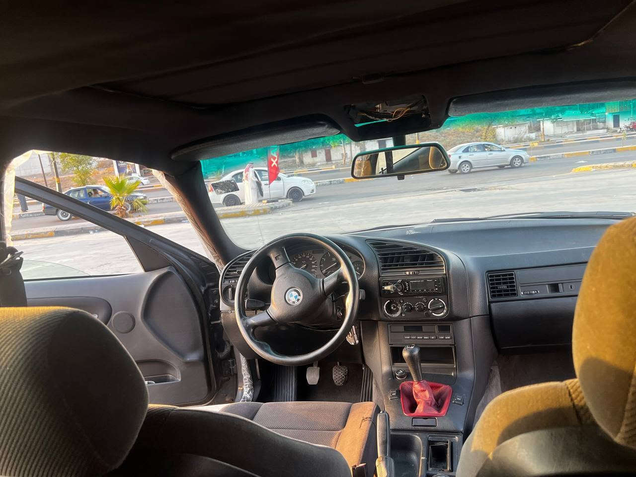السلام عليكم
سياره لل بيع مكينه 20 كير عادي  موديل 92 بأسمي  
سيارة معمرة بالكامل وجاهزة 
مكانها الموصل صناعه الكرامه 
***********
