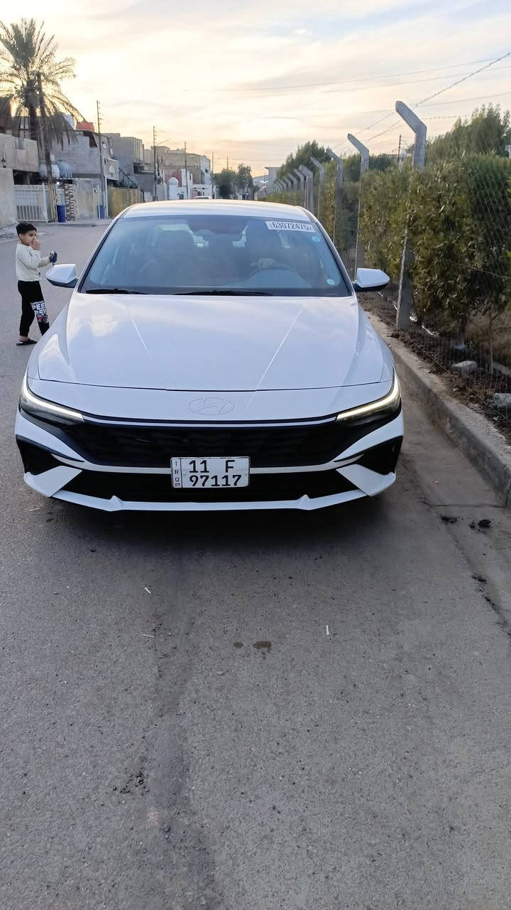 السلام عليكم النتر موديل 2024 دخول جديد رقم جديد كامله مكمله بسمي تحويل ثاني يوم هايبرد بانزين ماشيه 22 الف فول مواصفات عدا الفتحه سايد بريك كهرباء كامرات الحادث مرفق بالصور السعر 167 وبيها مجال *********** العنوان بغداد
