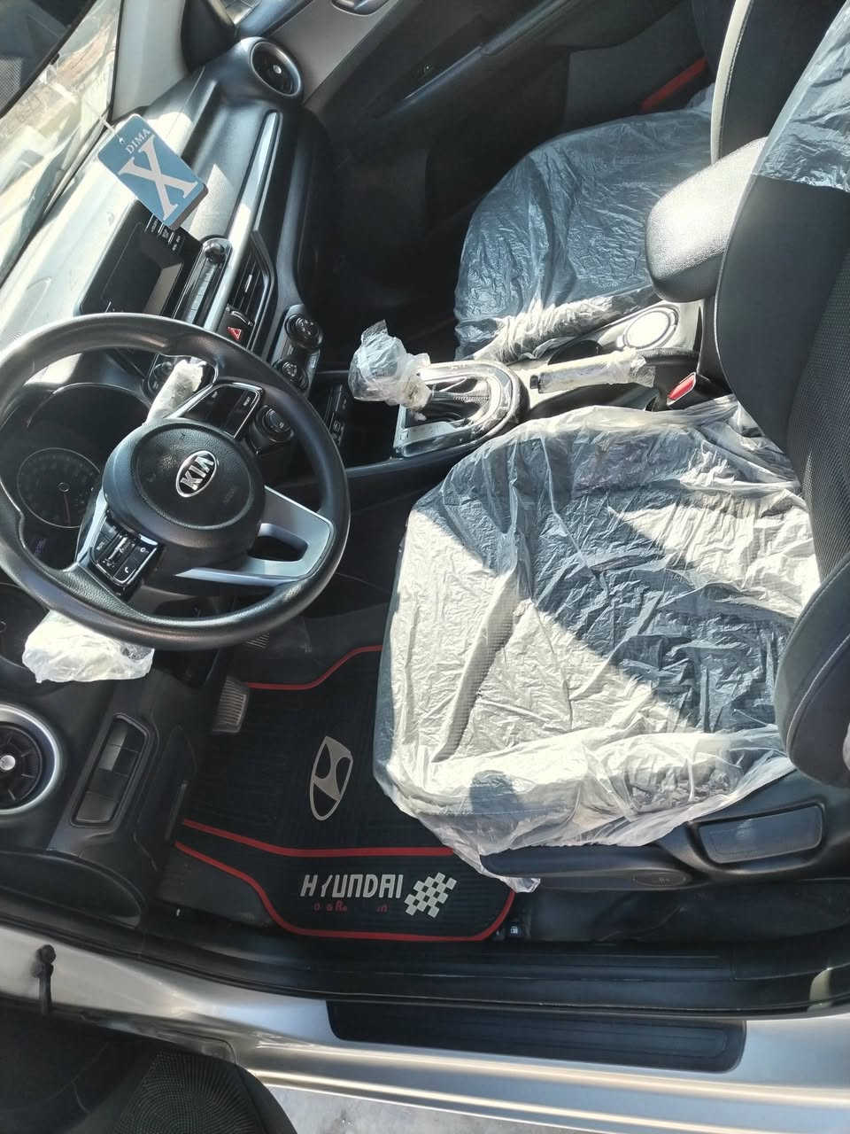 سلام عليكم سيراتو للبيع مواصفات عاديه خليجي 2019 رقمه بغداد بسمي انكليزي سنويه 2029 ماشيه 270 الف محرك 1600 دوش كير محرك حداديه تبريد كله جديد سياره جديده من جميع النواحي مكفوله من الفتح وتبديل والصبغ فقط مكانات بارد شي بسيط سونار وي المنشور  سعره 147 وبيه مجال بسيط ال شراي مكان سماوه اي استفسار اتصال *********** مراوس سيراتو 17 او 15
