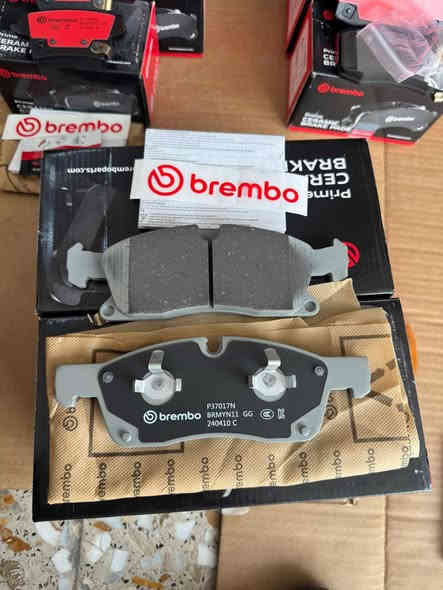 يتوفر لدينا 
دسكات برمبو _brembo اصلي وكاله 
مع ضمان حقيقي (50000 كيلومتر )
يتوفر لجميع انواع سيارات الامريكيه 
(جارجر +جالنجر +اوباما +جيب +دورنكو +تاهو +يوكن )
الفرع الاول السنك مقابيل كراج الغفران محل 
محلات محمد سليم 
الفرع الثاني شارع فلسطين تقاطع نخله قرب مطعم قدوري 
شركه جبل علي 
***********
