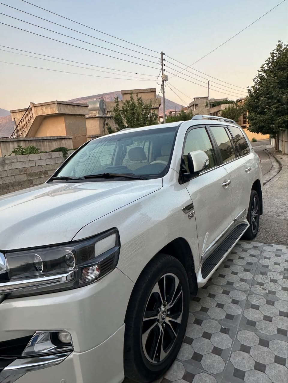 Land Cruiser 2016 VXS  V8 5,7 
155 كم روشتووه 
بي بوياغ 
دوو تعديلى بچوكى هه يه 
گير و مكينه و تعويل و غرامه به شه رت أربيل, العراق


**إذا كنت صاحب هذا الإعلان وتريد حذفه لأي سبب، رجاءا أرسل رسالة إلى الدعم الفني**