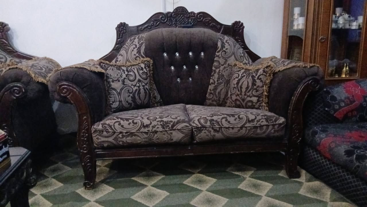 طقم كنب سبع مقاعد بحاله ممتازه للبيع  للاستفسار التواصل على الواتس اب ٠٧٩٩١٢٤٦٦٣


**إذا كنت صاحب هذا الإعلان وتريد حذفه لأي سبب، رجاءا أرسل رسالة إلى الدعم الفني**