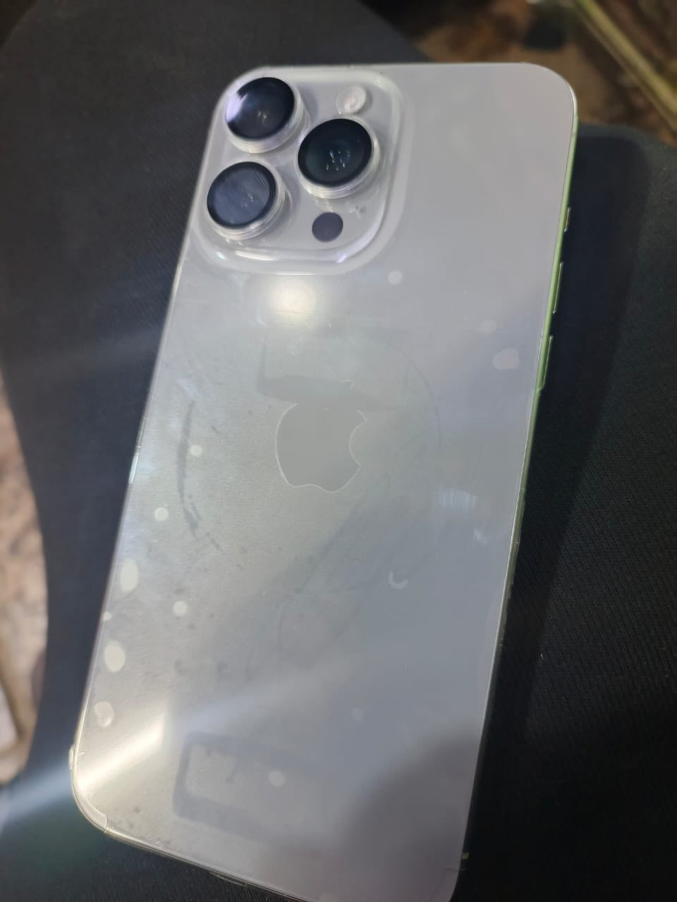 السلام عليكم ١٥برو ماكس ذاكره ٢٥٦بطاريه 89 مكفول لا تصليح ولا مفتوح الجهاز سعر ١٠٥٠بي مجال رقمي ***********مكاني بغداد
