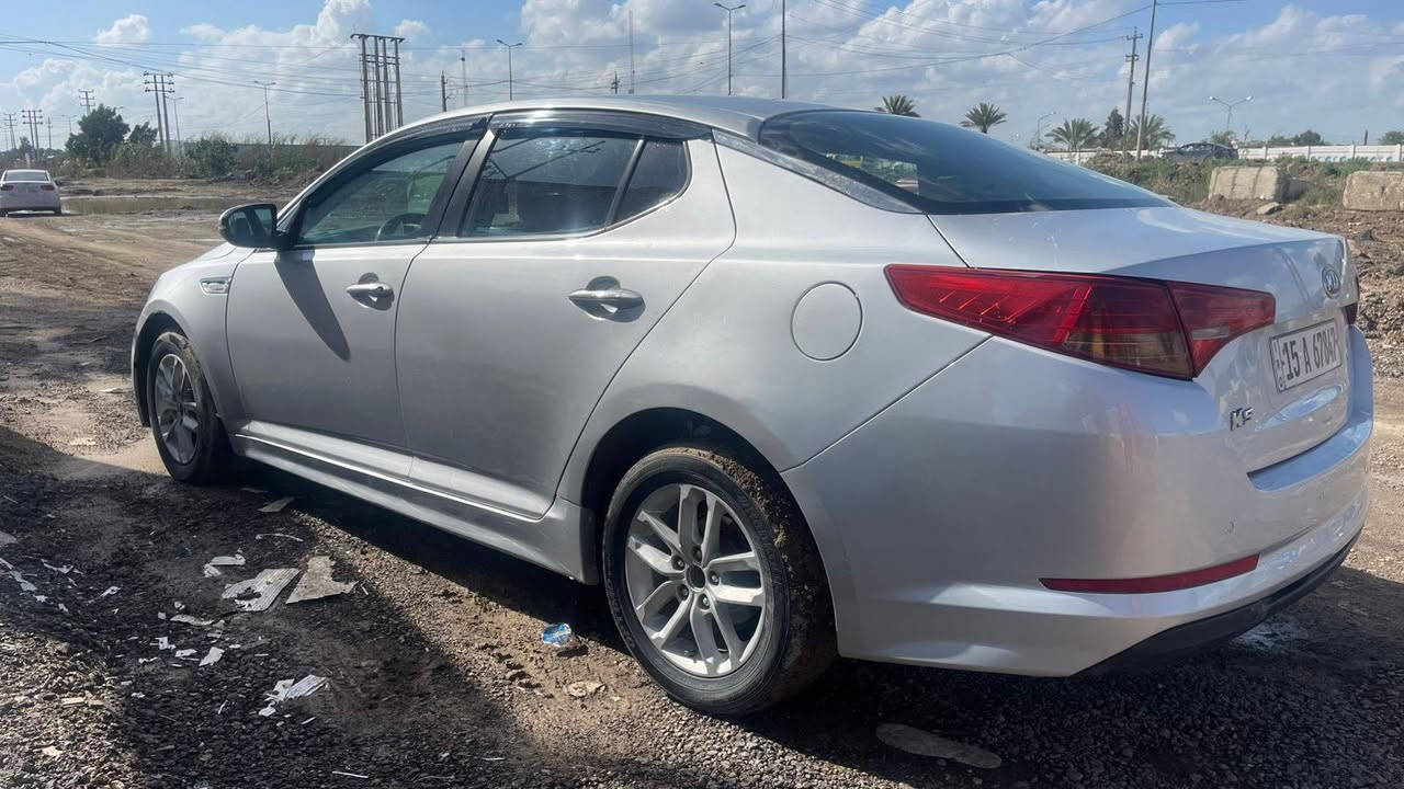 اوبتيما للبيع او مراوس بي واي دي
2011وارد كوري محرك 2400 مصبوغه عام اثر جراد معروف السلفر يجرد وتصويرها موجود يرادلها صدر شويه تعبان نضام eco قطعتين تبريد حساسات كير ومحرك خير من الله سعرها95 بي مجال قليل 
واتساب ***********
