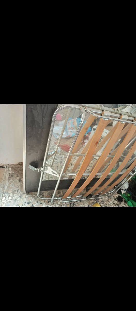 سيباية نظيفة جدا للبيع قفلها 25الف قفل بدون عملة مكاني بغداد حي النصر ***********
