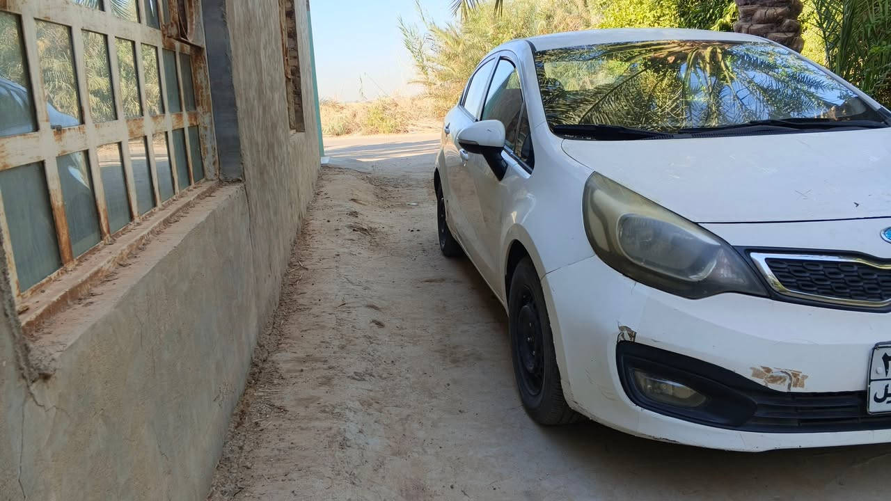 سلام عليكم 
ريو موديل 13 خليجي 
محرك 1600
السعر 75 وبيه مجال 
كفاله فقط جاملغ امامي بدون دواخل 
تبريد جديد مكينه كير 
تريد تحويل تريد وكاله 
نجف ناحية الحريه 
***********
