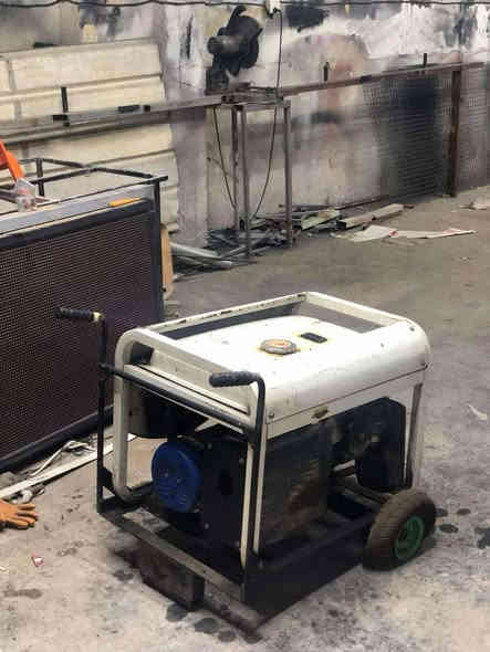 300$ نرخی بێ عەیب هیچ کێشەیەکی نیە 30 ئمپێر کارەبا ئەدات *********** السليمانية
