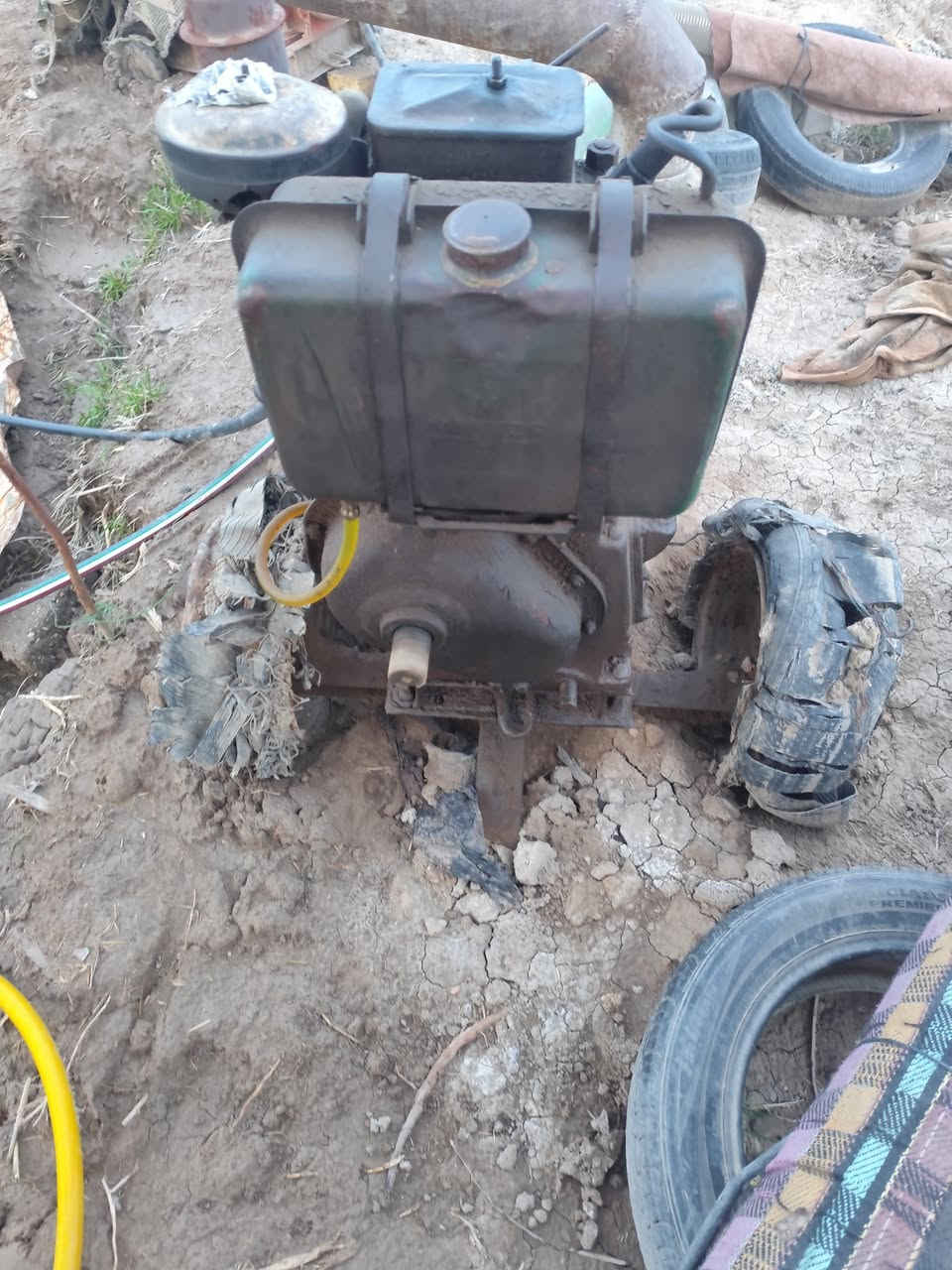 ماطور 4×4نوعيه أنل الصلي شرط الشغل ابيعك ويا صونده 11متر نوعه هنديه لمرنه باقي التفاصيل اتصل عله رقم ***********
