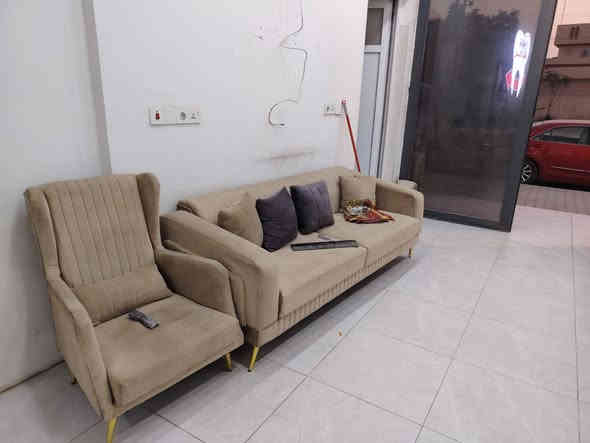 السلام عليكم تخم قنفات مستعملات اقل من شهر السعر 400وبيهن مجال وهذا رقم ***********
