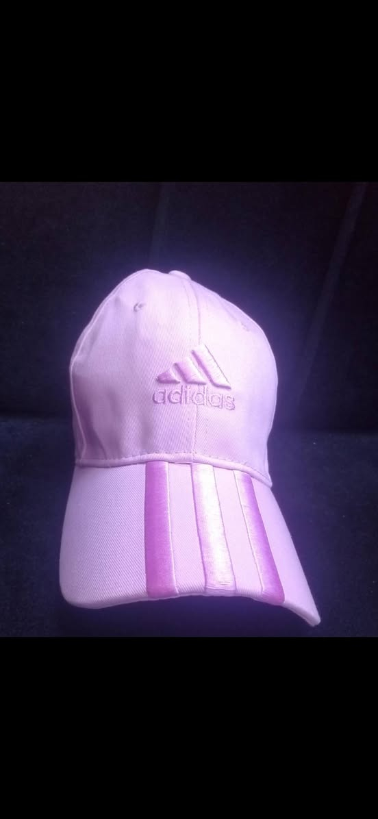 السلام عليكم
يتوفر لدينا قبعات نوعية منتازة
يوجد قبعات نسائية و رجالي
ماركات عالمية من طراز 1
س ع ر
القطعة فقط ب5 الاف الي جاي تنباع ١٥ في الأسواق والمولات
*********** للحجز يوجد توصيل وكذالك كميات موجودة
