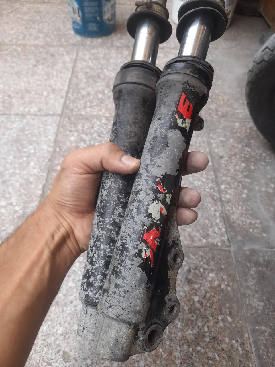 السلام عليكم اخوان غراض ماكس للبيع ضفيره مال عدله جيب شد ودبلات مال حاويه تاير يدات مكاني بغداد الجديده ***********
