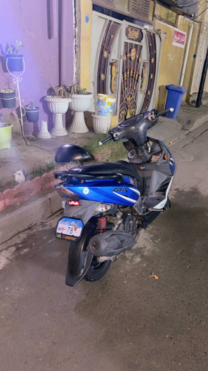 دراجه جي تي ار + موديل 12
 + سرعه 140 
+ دراجه بلادي مكفوله مكينه 
+ بوكه
 + كفر 
+دراجه نضيفه شوفت عينكم 
+ بيه تجوه + زنون ابيض قوي اصلي 
+كلشي بيه بلادي ما مفتوح برغي بيه تجي وأشوف دراجه 
+تواصل واتساب + أو ع الرصيد + ***********
+ موقع بغداد حي اور ام الكبر و الغزلان 
سعر مليون و 100 وبيه مجال
