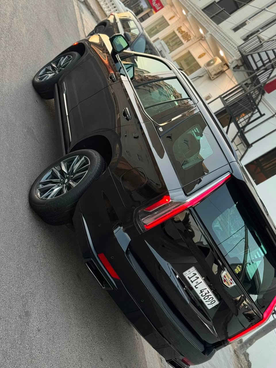 للبيع كادلاك سكاليد ESCALADE خليجية موديل 24 بلاك ايدشن بلادي  وكالة المنصور بعدهة بالضمان تبديل دهن مجاني رقم بغداد بأسمي كفالة عامة فول مواصفات للاخير  ١/١ ماعدا المساج :
نطام صوت ٣٦ سماعة AKG
٣ شاشات
جكات 
اوتو بارك خاصية الركن الذاتي + قيادة ذاتية
ابواب شفط 
داتا شو (عرض على الجامة الامامية)
بانوراما
كامرات 5 محيطية 360 درجة
عدادات شاشة دجيتال
رادار امامي + تحديد مسار
رادار جانبي + نقط عمياء
دوسات كهرباء + انارة led
ثلاجة
كشنات vip منفصل
لايتات داينمك متحرك
كشنات جلد بيجي خزن ميموري + هزاز كشن
تبريد تدفئة كشنات امامي + خلفي تدفئة
منافذ شحن usb,hdmi,typeC
ويل حجم ٢٢  كروم بلادي من الشركة
اشاير مري + مري شفط + هيتر مري
جنطة كهرباء + ستيرن كهرباء
سايد بريك بصمة
داخل چكليتي + صاج ملكي
حساس امامي + خلفي
انارة داخلية محيطية متغيرة
فور ويل
علامات ترحيب كدلات في الجوانب والجامة الامامية
عليهة تضليل امريكي اصلي ابو الضمان
وباقي المواصفات المعروفة والسيارة كفالة عامة من الصبغ والبارد والشخط والرصعة وماشية 38 الف كيلوب عدهة بريحة الشركة والسعر 81,500$ للاستفسار ***********
